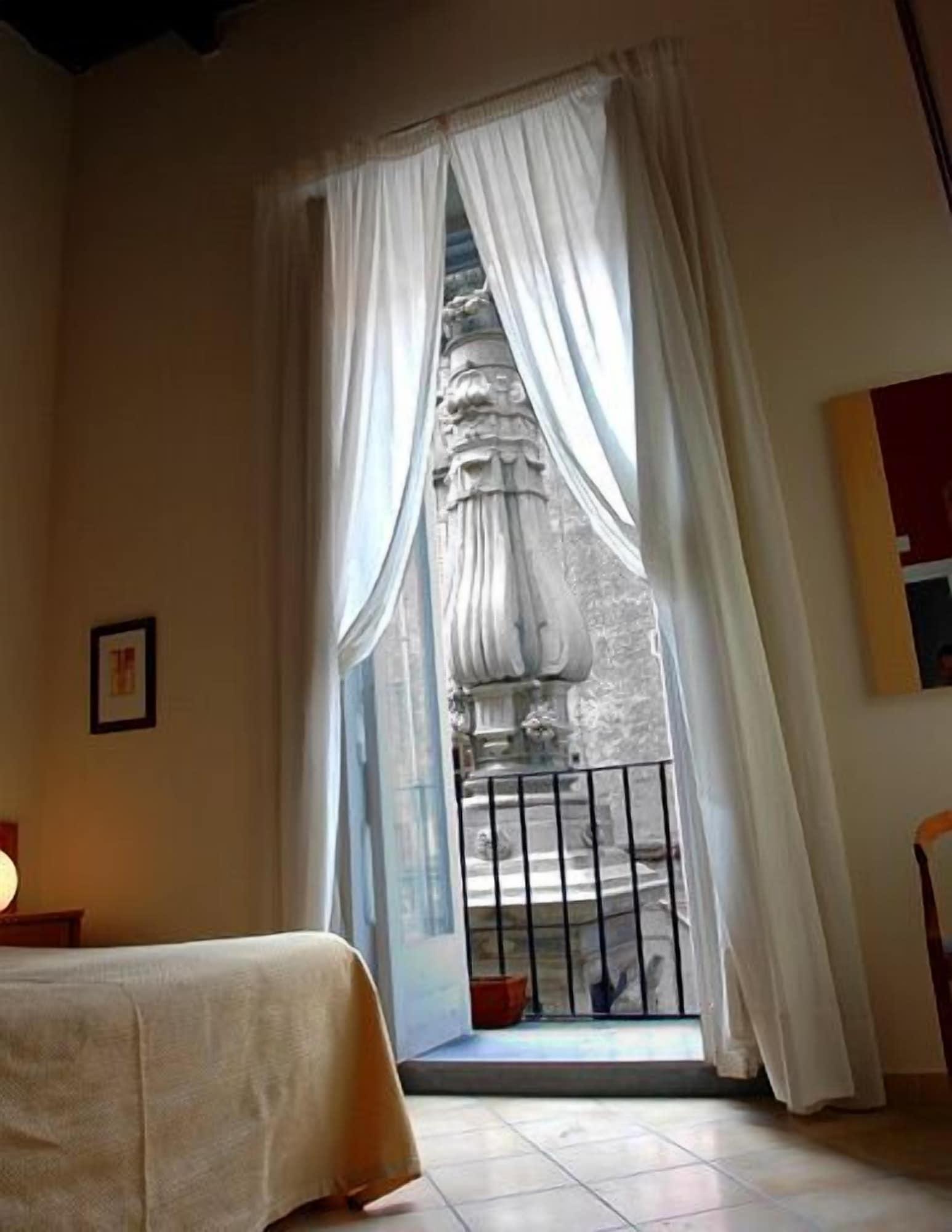Caravaggio Hotel Неаполь Екстер'єр фото