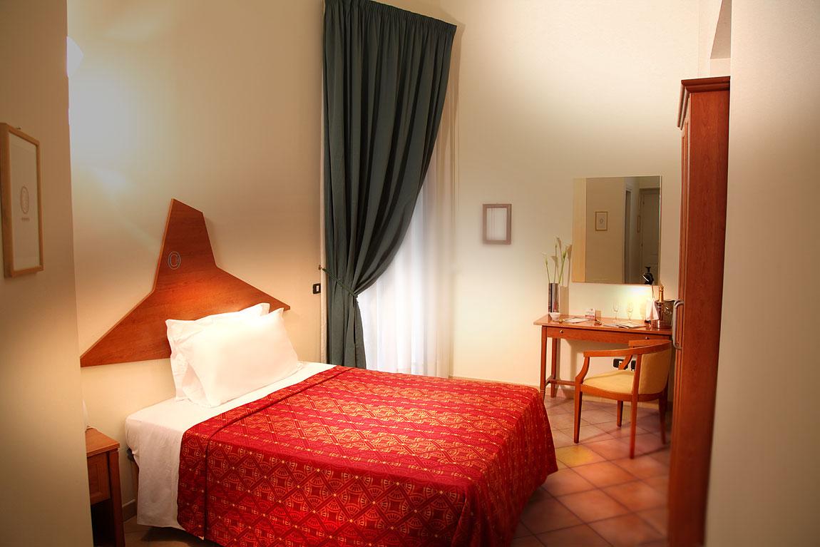 Caravaggio Hotel Неаполь Екстер'єр фото