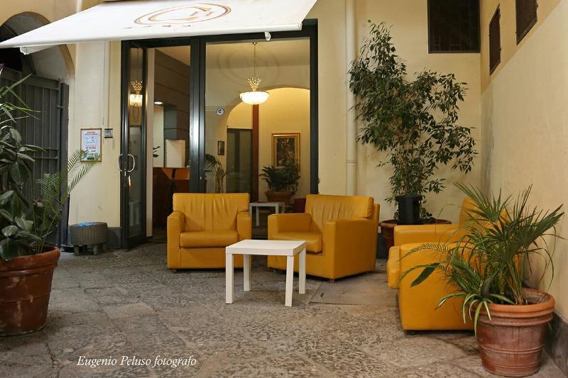 Caravaggio Hotel Неаполь Екстер'єр фото