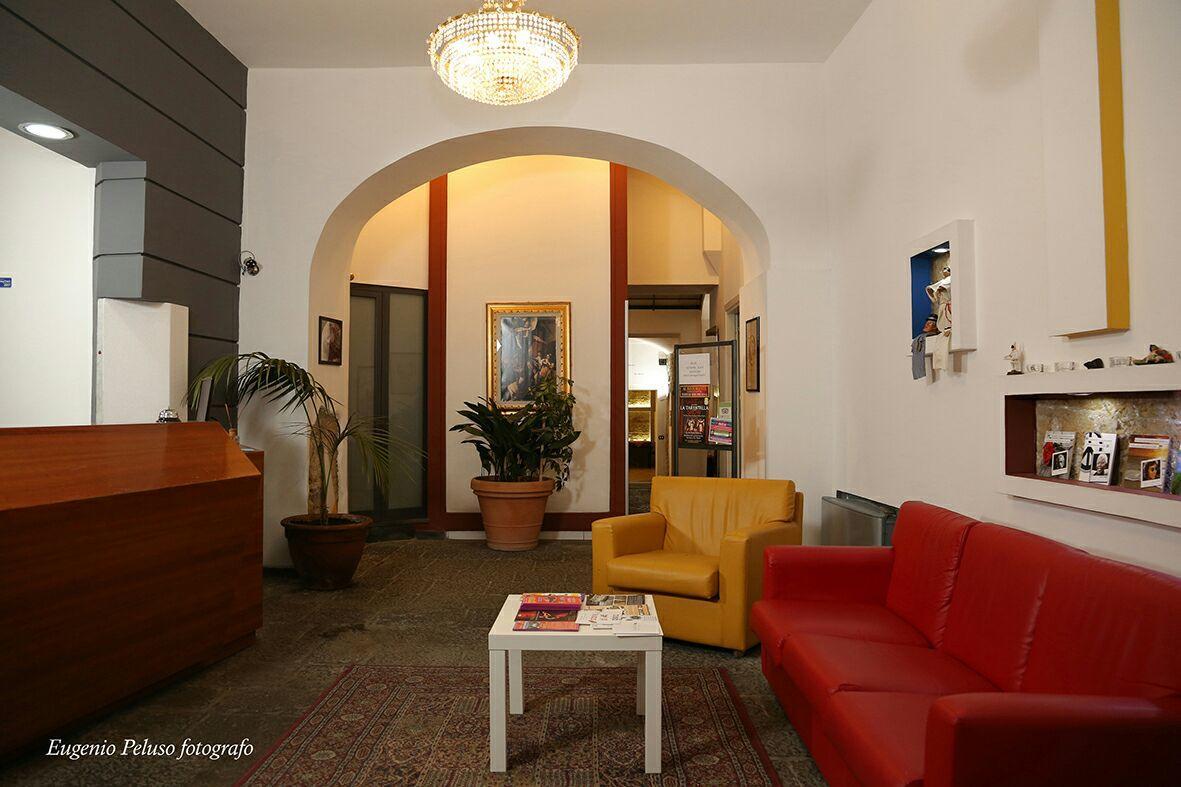 Caravaggio Hotel Неаполь Екстер'єр фото